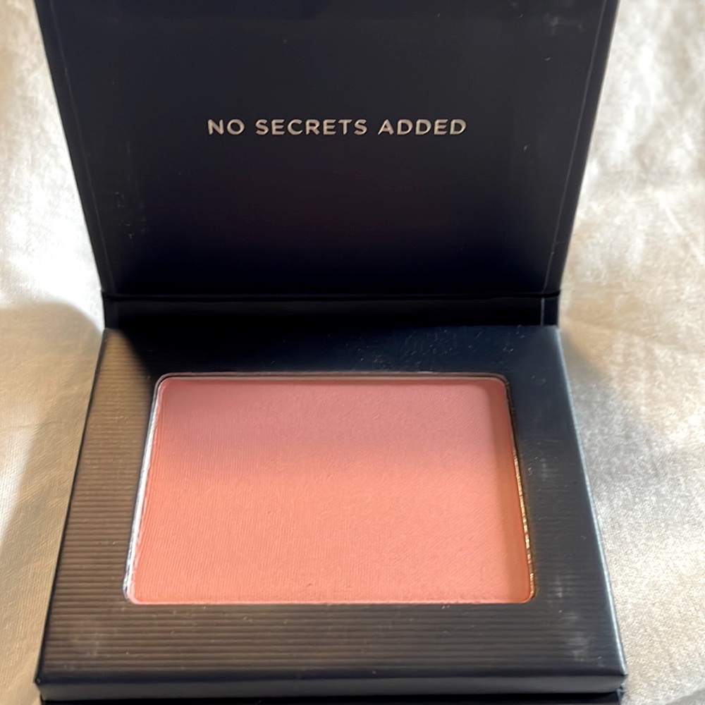 Beauty counter blush Melon